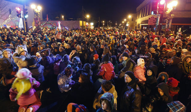 112913mp-Holiday-Hoopla-9